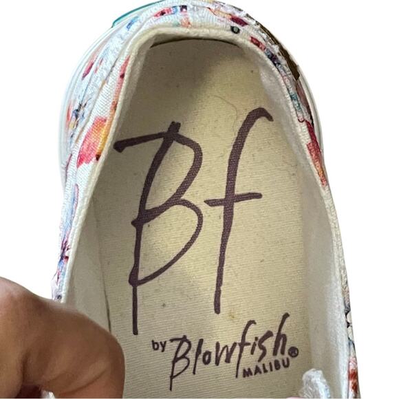 Blowfish Maura sneakers butterflies colorful slip on shoes size 8.5 - Picture 6 of 8